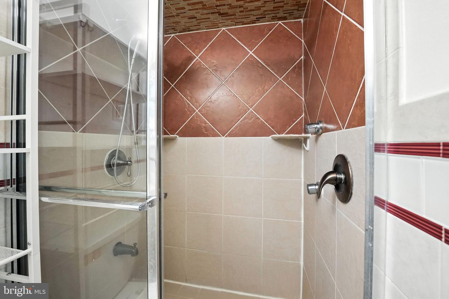 5206 EASTON DR, SPRINGFIELD, Virginia 22151, 5 Bedrooms Bedrooms, ,3 BathroomsBathrooms,Residential,For sale,5206 EASTON DR,VAFX2259944 MLS # VAFX2259944