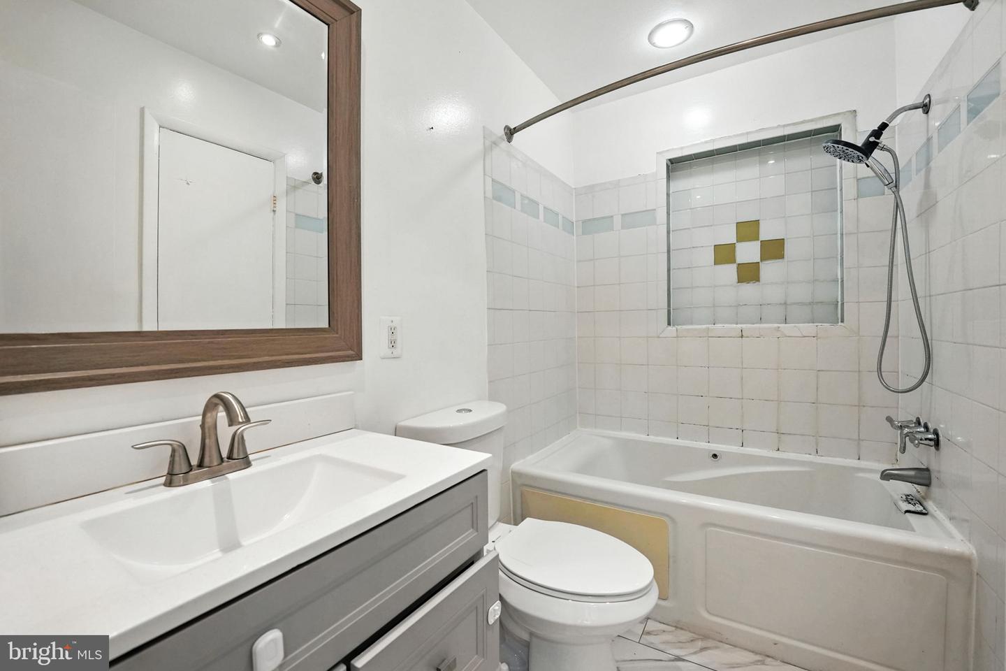 5206 EASTON DR, SPRINGFIELD, Virginia 22151, 5 Bedrooms Bedrooms, ,3 BathroomsBathrooms,Residential,For sale,5206 EASTON DR,VAFX2259944 MLS # VAFX2259944