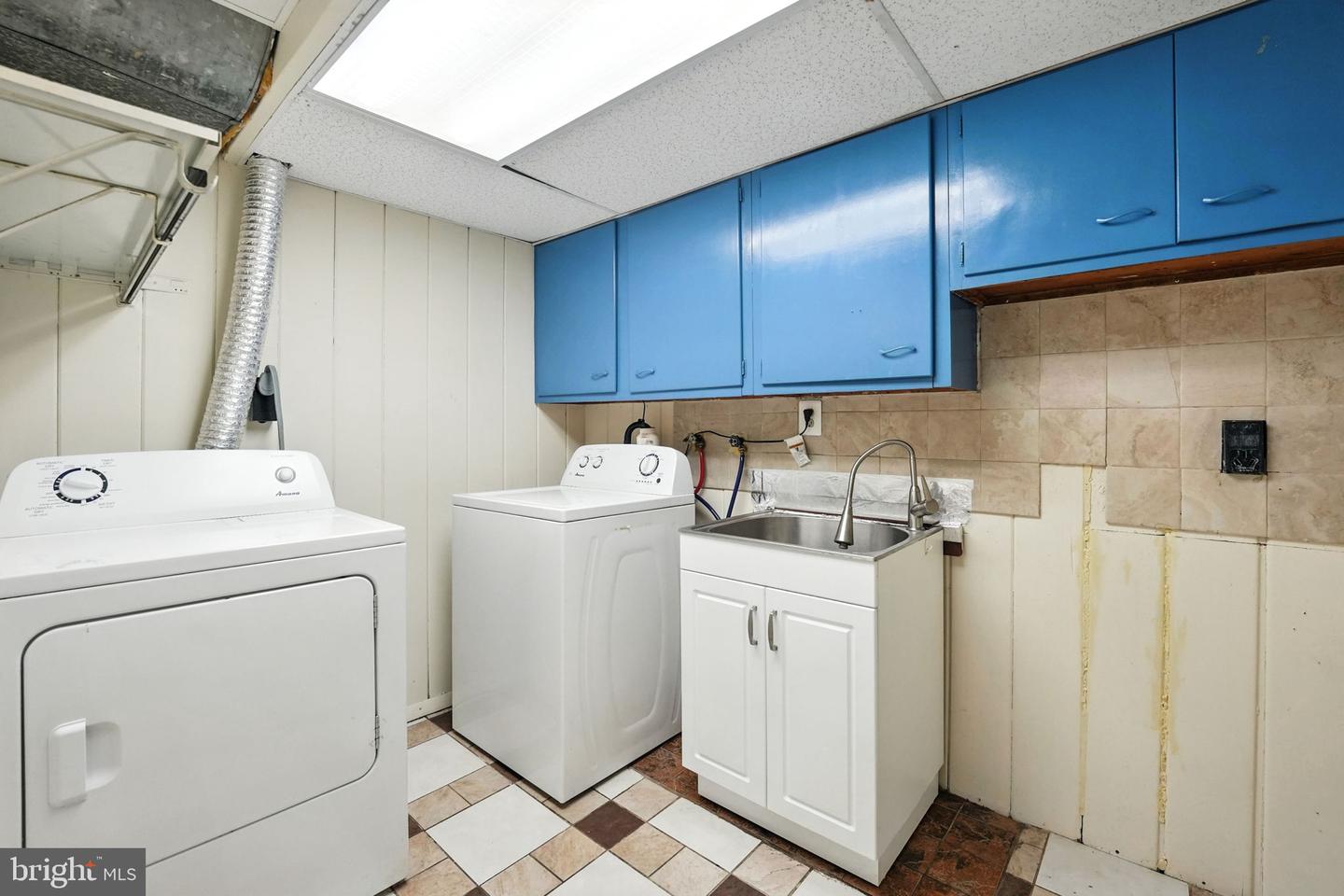 5206 EASTON DR, SPRINGFIELD, Virginia 22151, 5 Bedrooms Bedrooms, ,3 BathroomsBathrooms,Residential,For sale,5206 EASTON DR,VAFX2259944 MLS # VAFX2259944