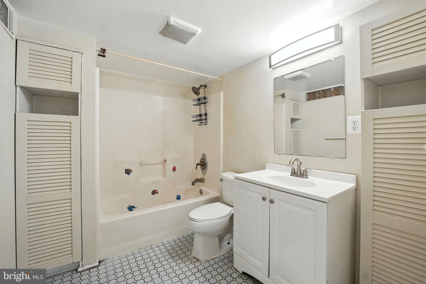 5206 EASTON DR, SPRINGFIELD, Virginia 22151, 5 Bedrooms Bedrooms, ,3 BathroomsBathrooms,Residential,For sale,5206 EASTON DR,VAFX2259944 MLS # VAFX2259944