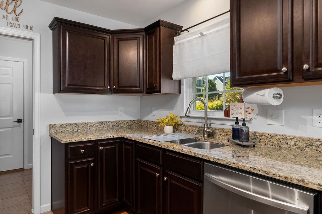 27 HULL HILLS LN, STAUNTON, Virginia 24401, 3 Bedrooms Bedrooms, ,2 BathroomsBathrooms,Residential,27 HULL HILLS LN,668834 MLS # 668834