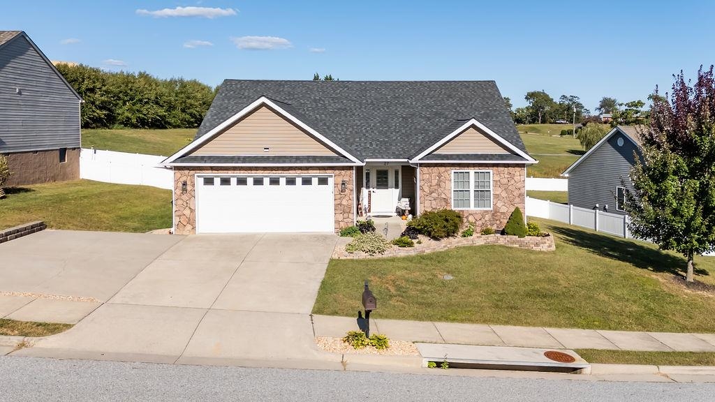 27 HULL HILLS LN, STAUNTON, Virginia 24401, 3 Bedrooms Bedrooms, ,2 BathroomsBathrooms,Residential,27 HULL HILLS LN,668834 MLS # 668834