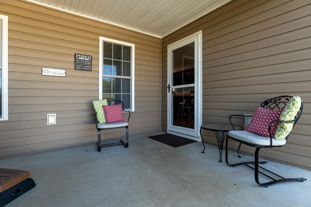 27 HULL HILLS LN, STAUNTON, Virginia 24401, 3 Bedrooms Bedrooms, ,2 BathroomsBathrooms,Residential,27 HULL HILLS LN,668834 MLS # 668834