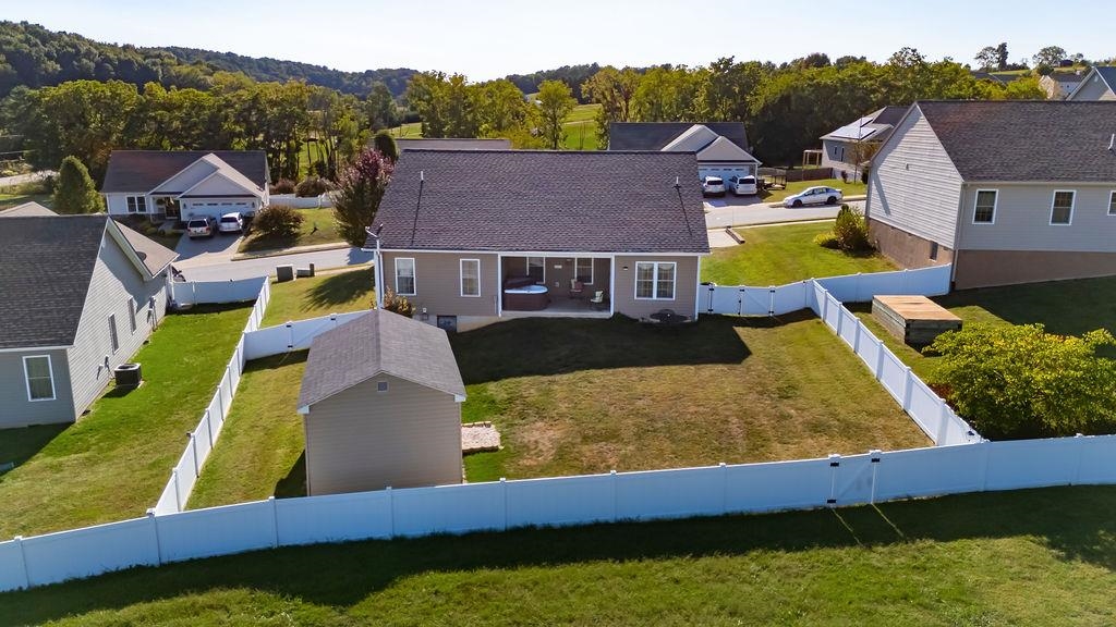 27 HULL HILLS LN, STAUNTON, Virginia 24401, 3 Bedrooms Bedrooms, ,2 BathroomsBathrooms,Residential,27 HULL HILLS LN,668834 MLS # 668834