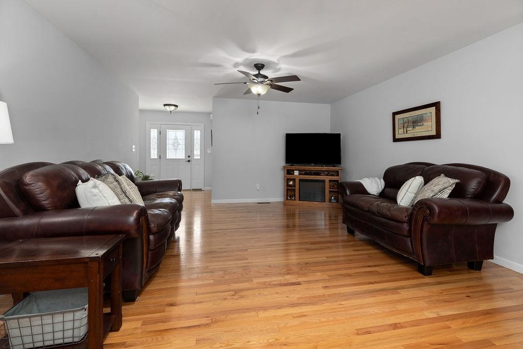 27 HULL HILLS LN, STAUNTON, Virginia 24401, 3 Bedrooms Bedrooms, ,2 BathroomsBathrooms,Residential,27 HULL HILLS LN,668834 MLS # 668834