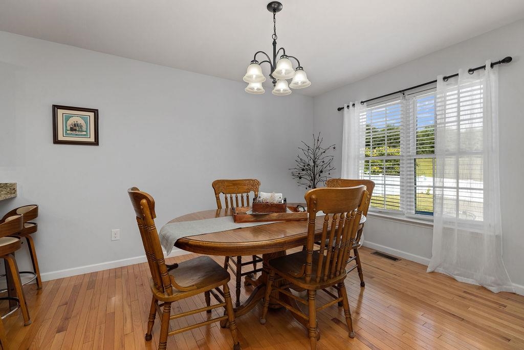 27 HULL HILLS LN, STAUNTON, Virginia 24401, 3 Bedrooms Bedrooms, ,2 BathroomsBathrooms,Residential,27 HULL HILLS LN,668834 MLS # 668834
