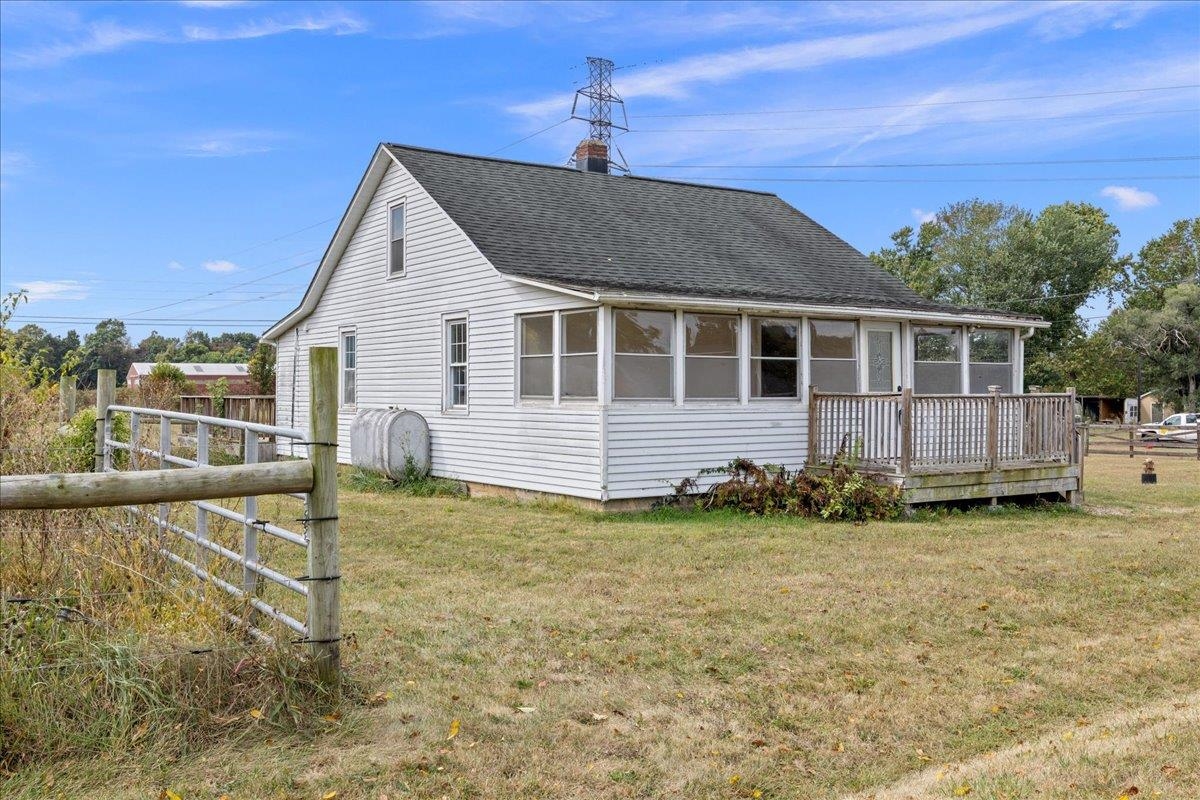 225 STULL RUN LN, GROTTOES, Virginia 24441, 2 Bedrooms Bedrooms, ,1 BathroomBathrooms,Residential,225 STULL RUN LN,669174 MLS # 669174