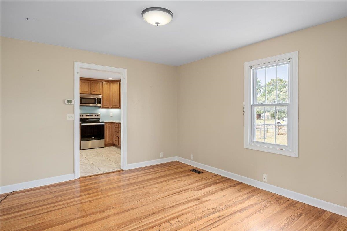225 STULL RUN LN, GROTTOES, Virginia 24441, 2 Bedrooms Bedrooms, ,1 BathroomBathrooms,Residential,225 STULL RUN LN,669174 MLS # 669174