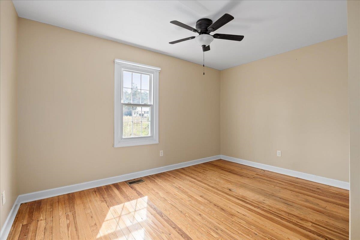 225 STULL RUN LN, GROTTOES, Virginia 24441, 2 Bedrooms Bedrooms, ,1 BathroomBathrooms,Residential,225 STULL RUN LN,669174 MLS # 669174
