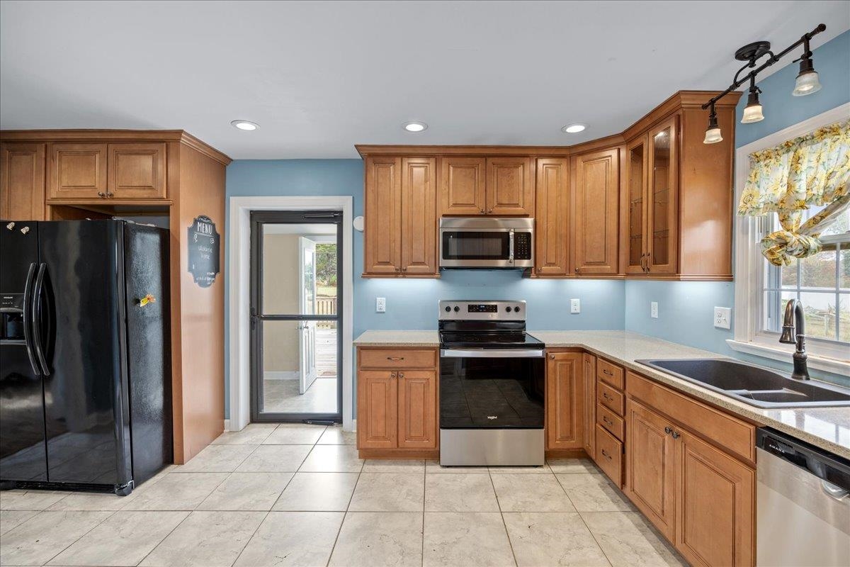 225 STULL RUN LN, GROTTOES, Virginia 24441, 2 Bedrooms Bedrooms, ,1 BathroomBathrooms,Residential,225 STULL RUN LN,669174 MLS # 669174