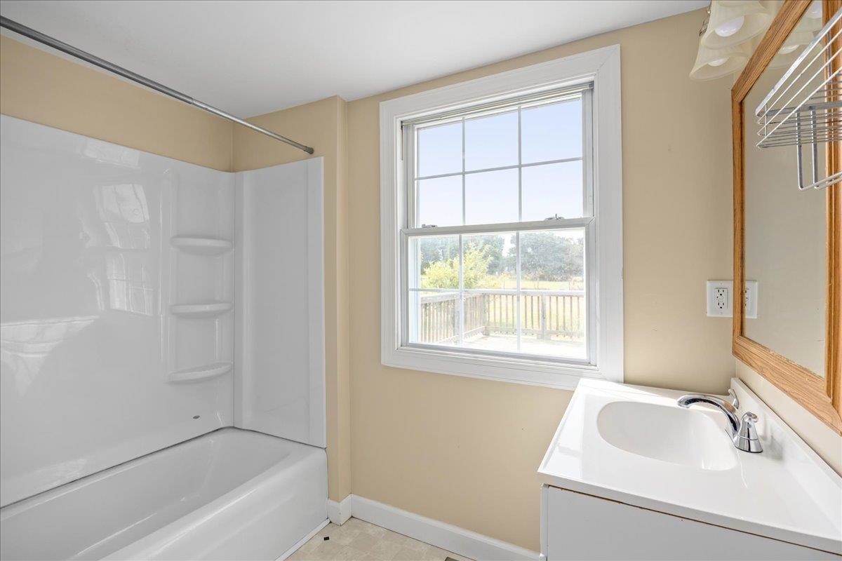 225 STULL RUN LN, GROTTOES, Virginia 24441, 2 Bedrooms Bedrooms, ,1 BathroomBathrooms,Residential,225 STULL RUN LN,669174 MLS # 669174