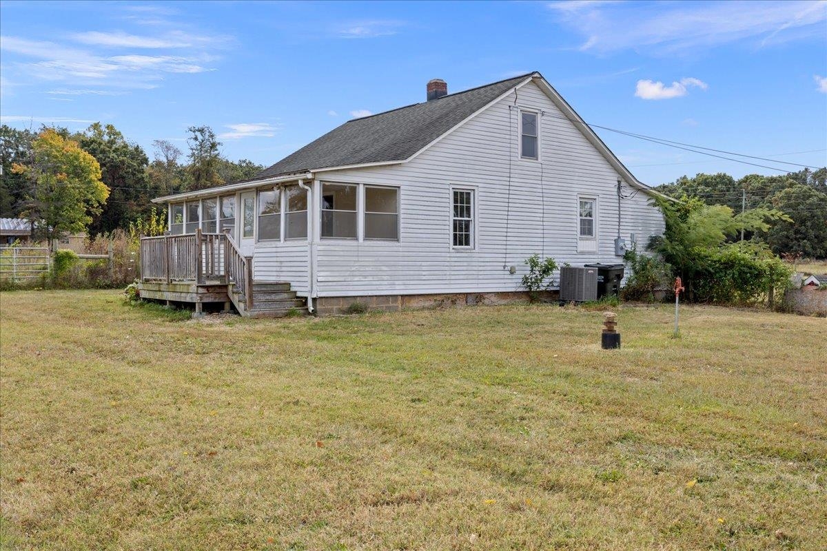 225 STULL RUN LN, GROTTOES, Virginia 24441, 2 Bedrooms Bedrooms, ,1 BathroomBathrooms,Residential,225 STULL RUN LN,669174 MLS # 669174