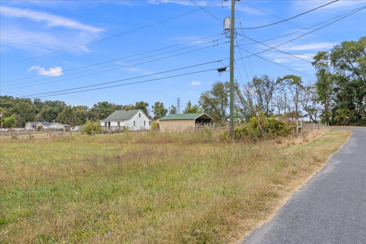 225 STULL RUN LN, GROTTOES, Virginia 24441, 2 Bedrooms Bedrooms, ,1 BathroomBathrooms,Residential,225 STULL RUN LN,669174 MLS # 669174