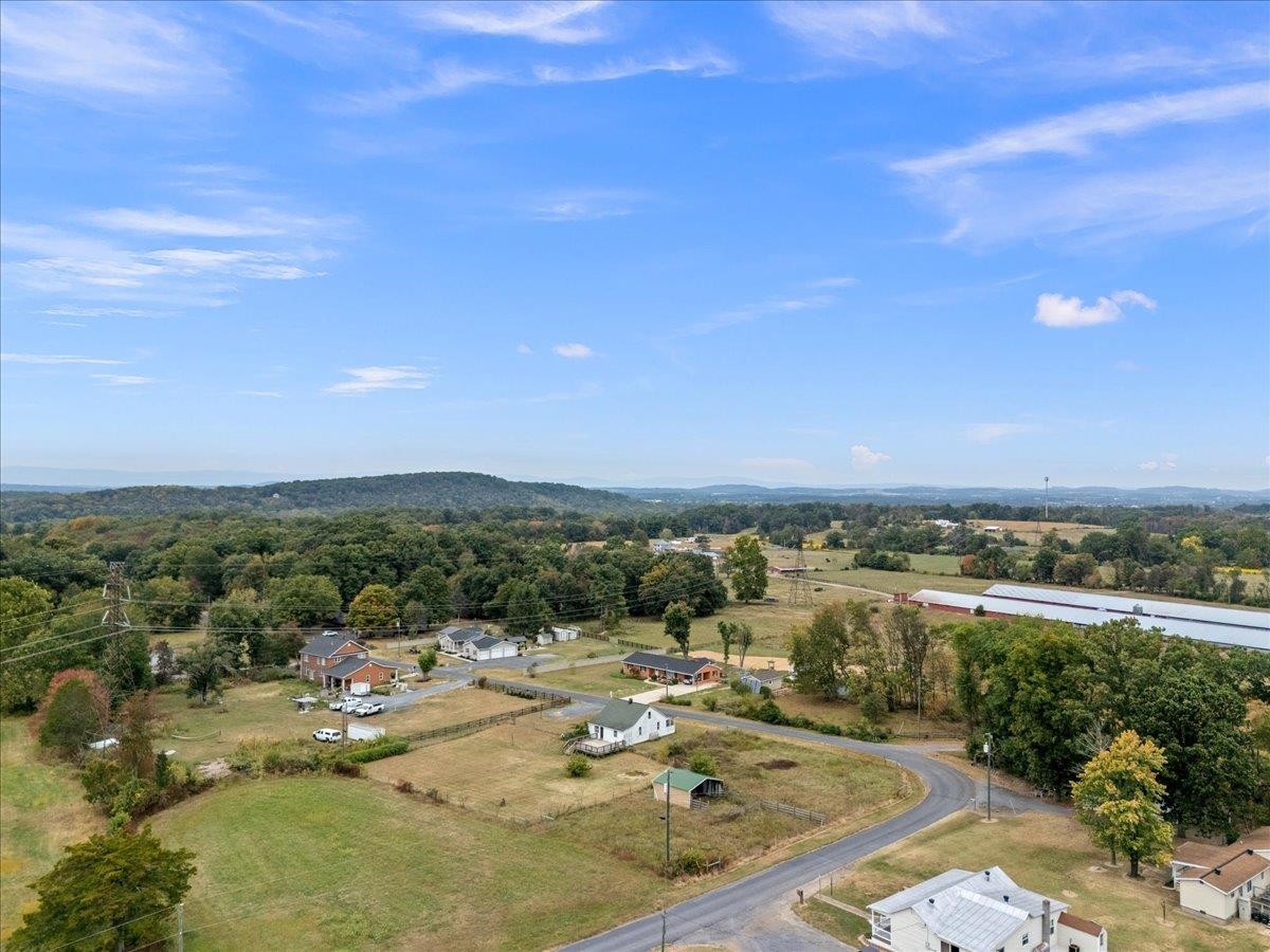225 STULL RUN LN, GROTTOES, Virginia 24441, 2 Bedrooms Bedrooms, ,1 BathroomBathrooms,Residential,225 STULL RUN LN,669174 MLS # 669174