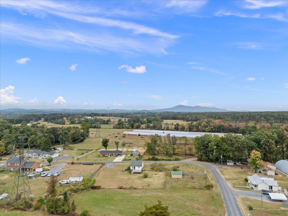 225 STULL RUN LN, GROTTOES, Virginia 24441, 2 Bedrooms Bedrooms, ,1 BathroomBathrooms,Residential,225 STULL RUN LN,669174 MLS # 669174