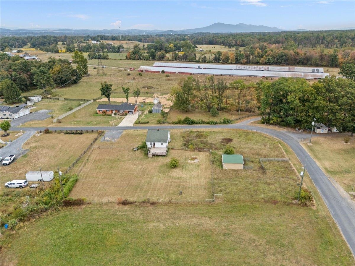 225 STULL RUN LN, GROTTOES, Virginia 24441, 2 Bedrooms Bedrooms, ,1 BathroomBathrooms,Residential,225 STULL RUN LN,669174 MLS # 669174