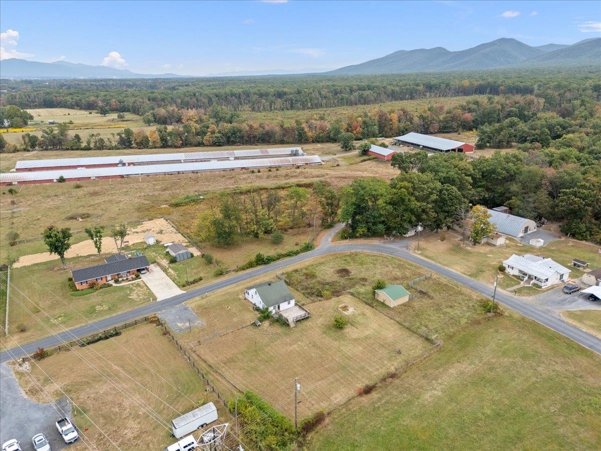 225 STULL RUN LN, GROTTOES, Virginia 24441, 2 Bedrooms Bedrooms, ,1 BathroomBathrooms,Residential,225 STULL RUN LN,669174 MLS # 669174