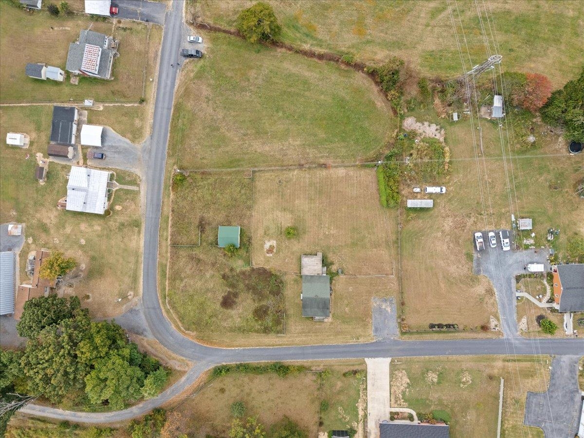 225 STULL RUN LN, GROTTOES, Virginia 24441, 2 Bedrooms Bedrooms, ,1 BathroomBathrooms,Residential,225 STULL RUN LN,669174 MLS # 669174