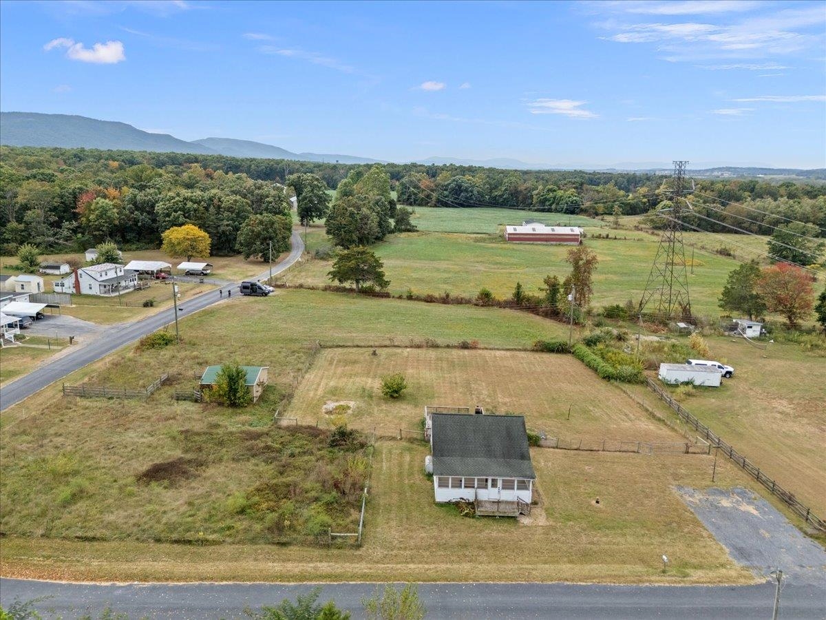 225 STULL RUN LN, GROTTOES, Virginia 24441, 2 Bedrooms Bedrooms, ,1 BathroomBathrooms,Residential,225 STULL RUN LN,669174 MLS # 669174
