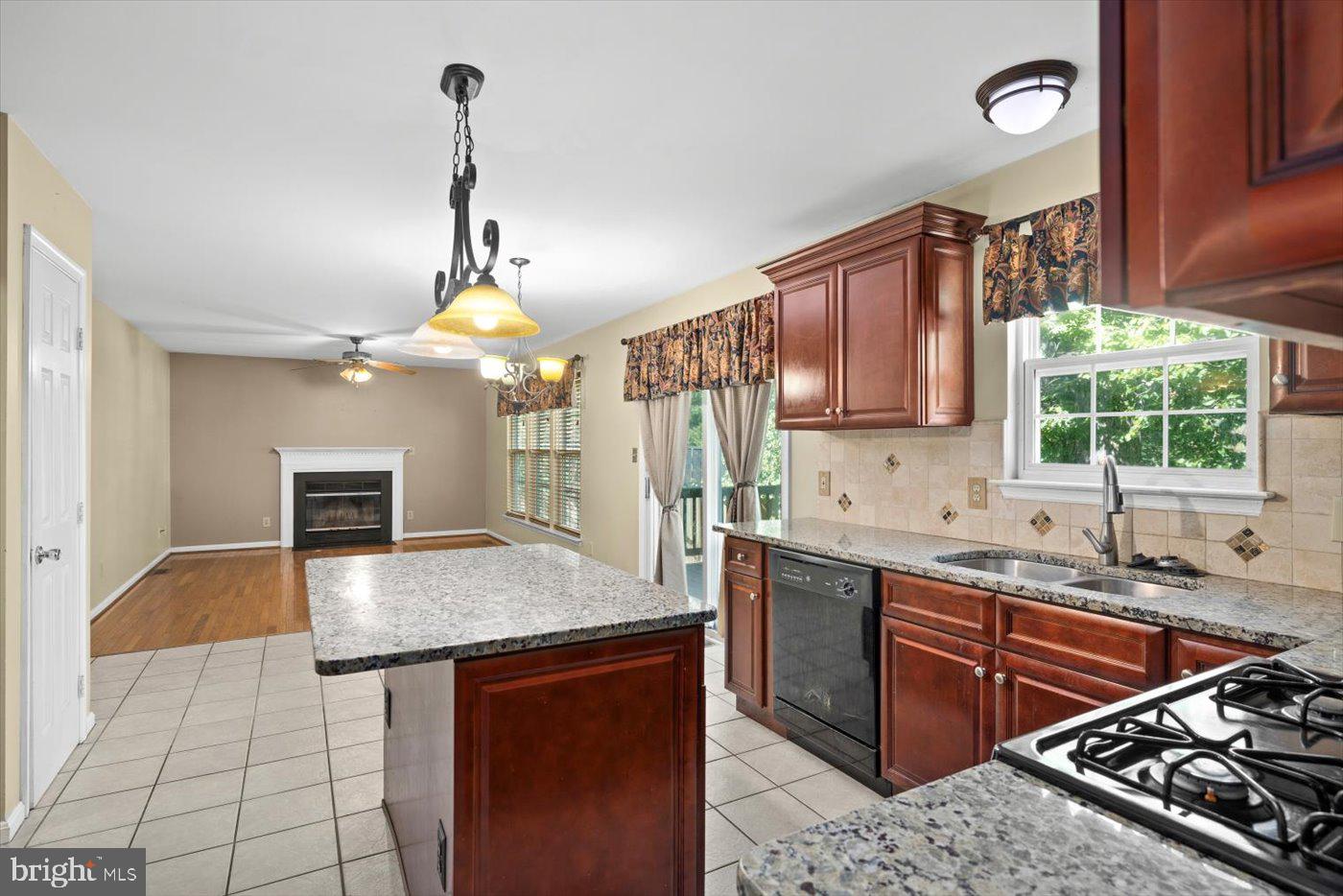 15 STONERIDGE CT, STAFFORD, Virginia 22554, 4 Bedrooms Bedrooms, ,3 BathroomsBathrooms,Residential,For sale,15 STONERIDGE CT,VAST2041724 MLS # VAST2041724