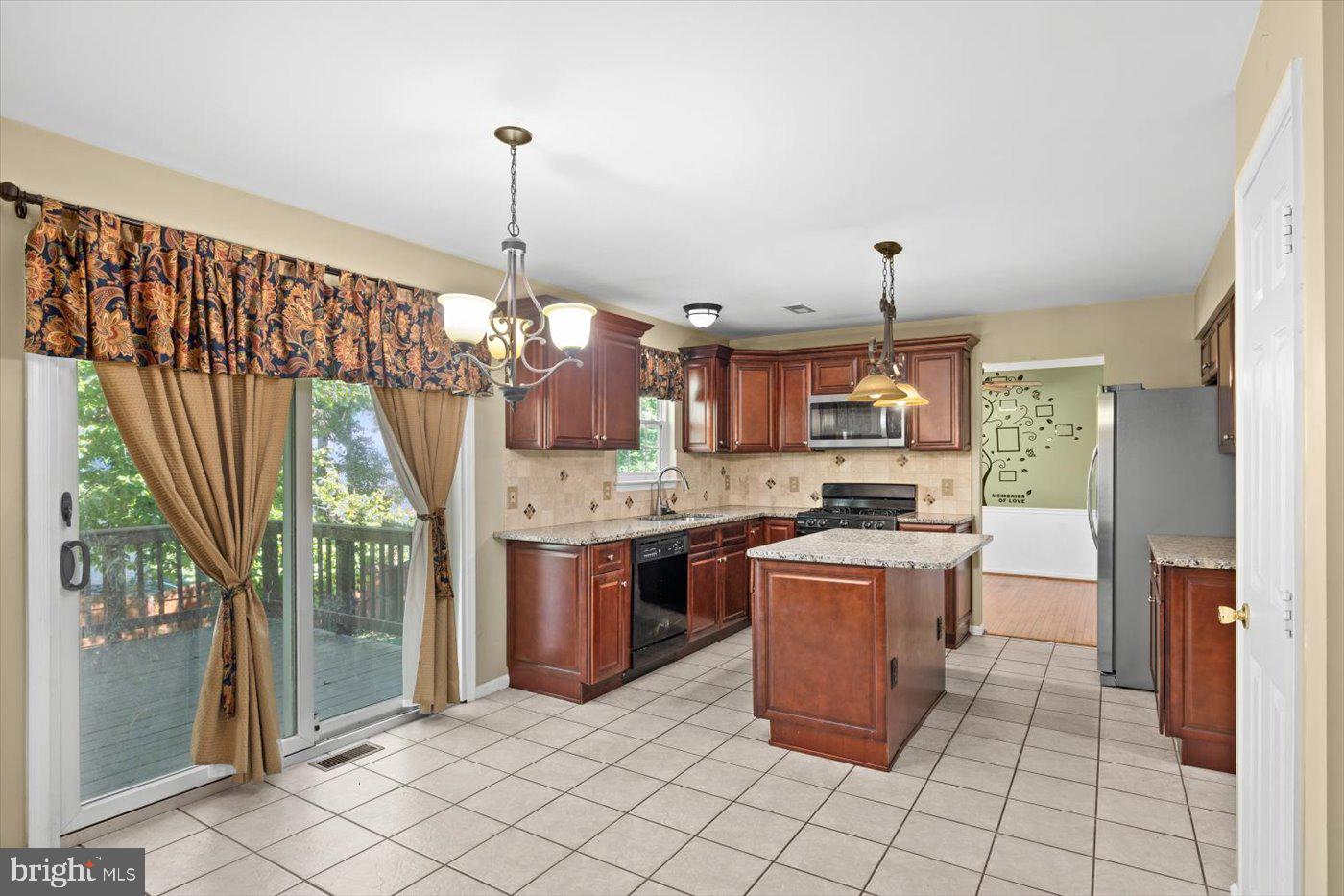 15 STONERIDGE CT, STAFFORD, Virginia 22554, 4 Bedrooms Bedrooms, ,3 BathroomsBathrooms,Residential,For sale,15 STONERIDGE CT,VAST2041724 MLS # VAST2041724