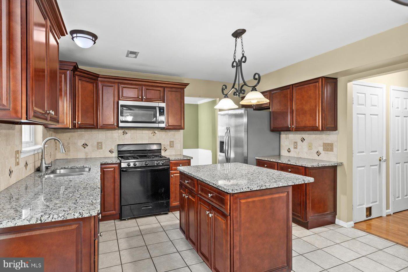 15 STONERIDGE CT, STAFFORD, Virginia 22554, 4 Bedrooms Bedrooms, ,3 BathroomsBathrooms,Residential,For sale,15 STONERIDGE CT,VAST2041724 MLS # VAST2041724