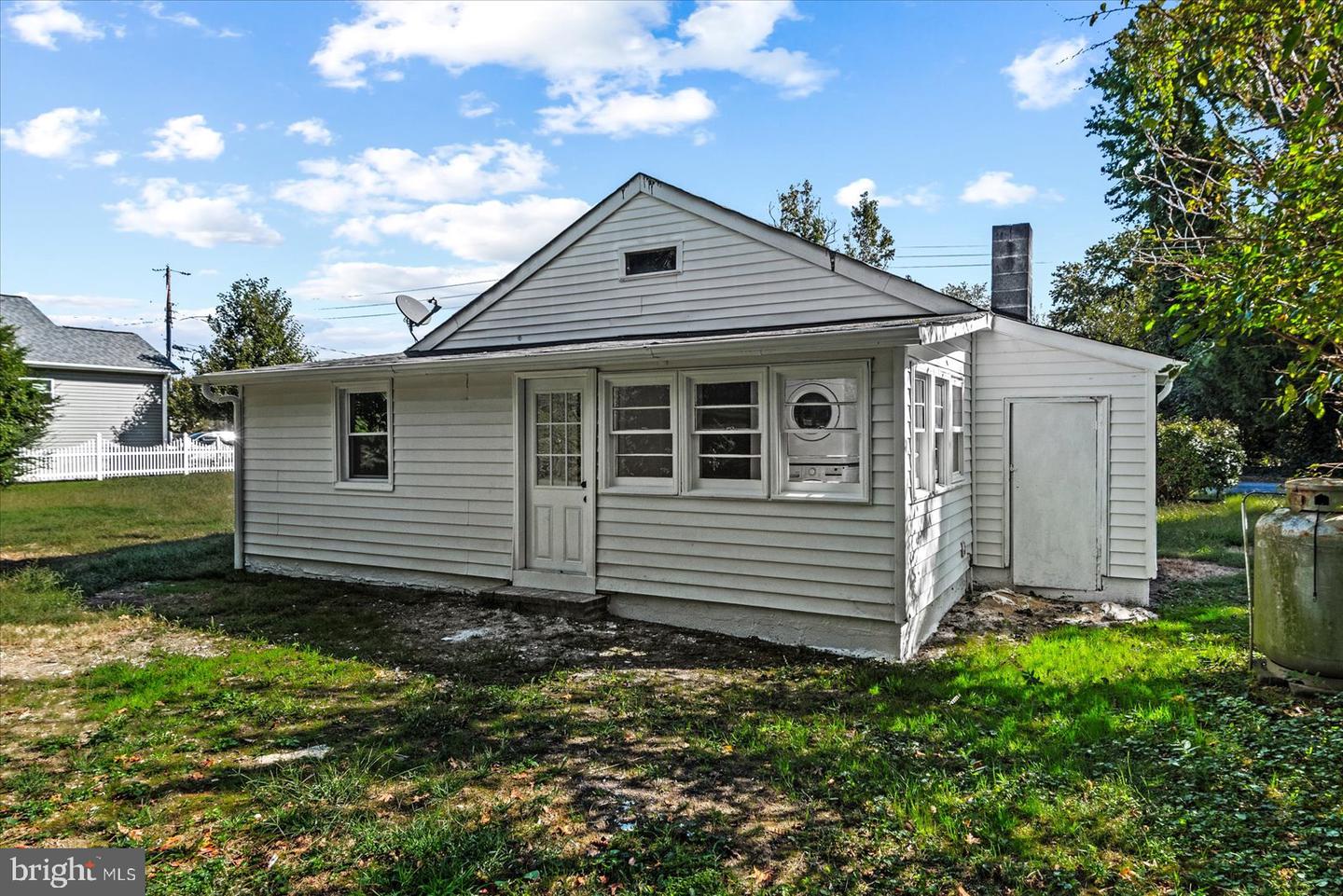 608 KINTZ ST, COLONIAL BEACH, Virginia 22443, 3 Bedrooms Bedrooms, ,1 BathroomBathrooms,Residential,For sale,608 KINTZ ST,VAWE2009546 MLS # VAWE2009546 608 KINTZ ST, COLONIAL BEACH, Virginia 22443, 3 Bedrooms Bedrooms, ,1 BathroomBathrooms,Residential,For sale,608 KINTZ ST,VAWE2009546 MLS # VAWE2009546