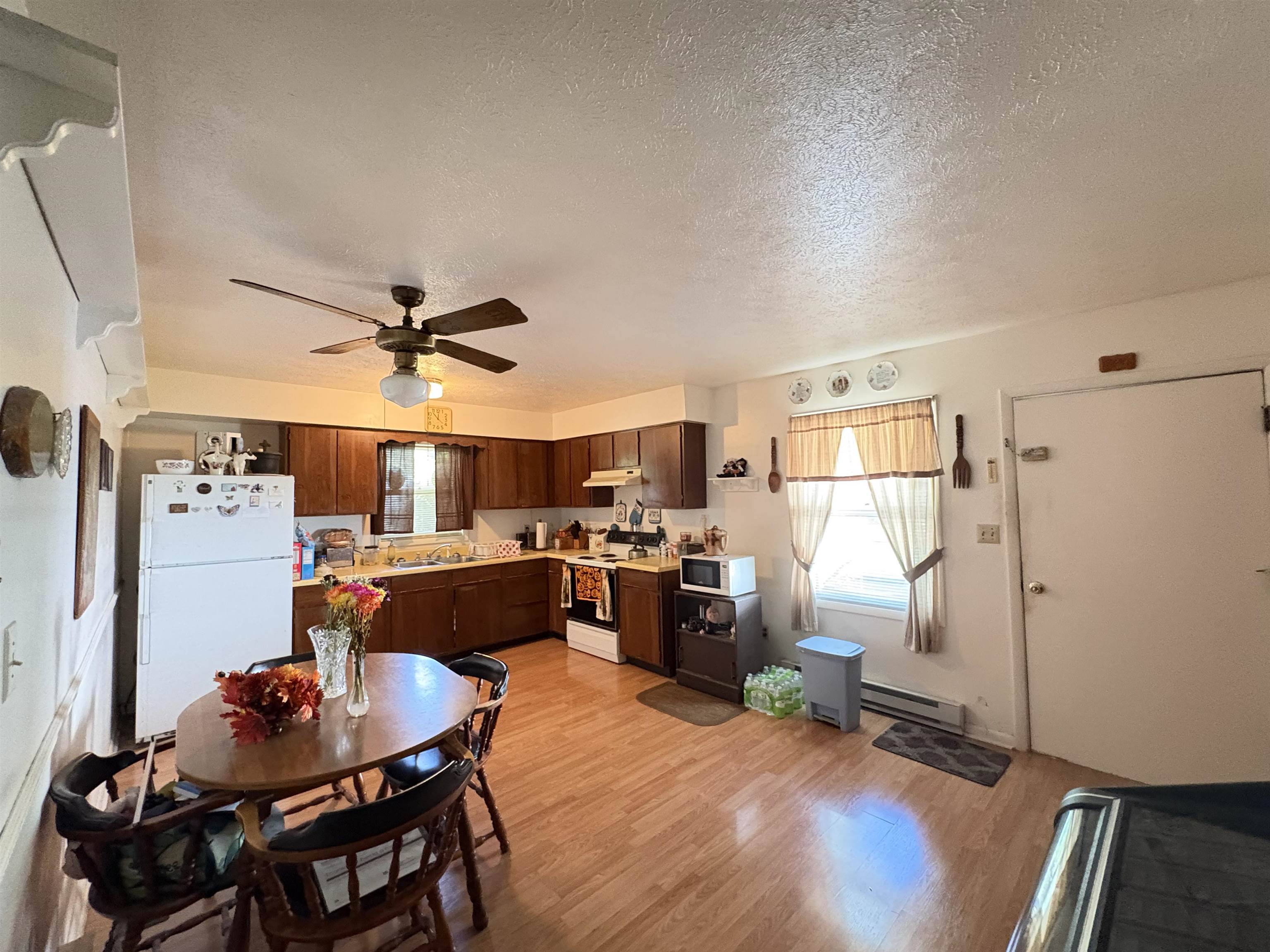 414 SUMMIT AVE, HARRISONBURG, Virginia 22801, 3 Bedrooms Bedrooms, ,1 BathroomBathrooms,Residential,414 SUMMIT AVE,669658 MLS # 669658