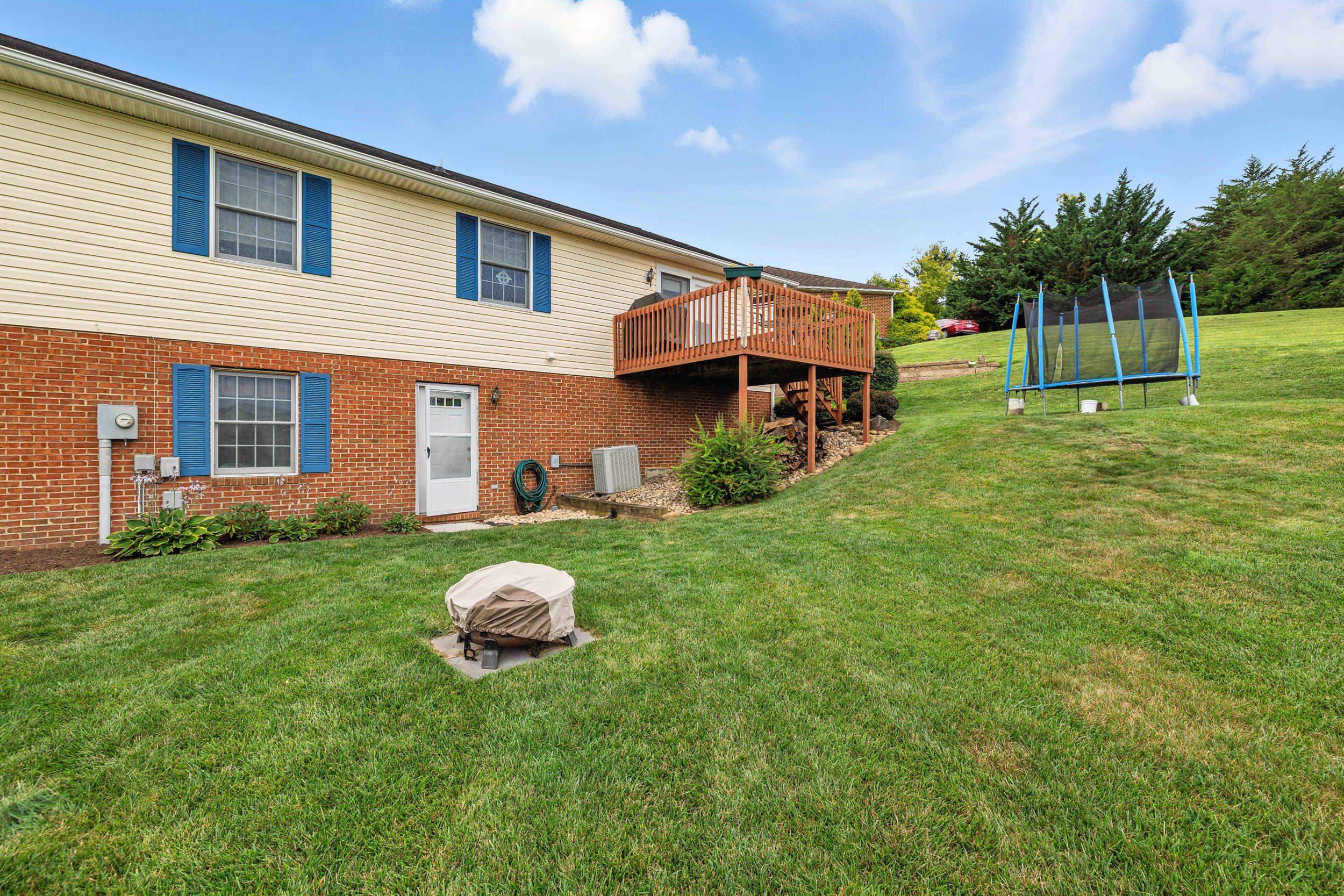 1218 POPLAR CIR, HARRISONBURG, Virginia 22802, 4 Bedrooms Bedrooms, ,3 BathroomsBathrooms,Residential,1218 POPLAR CIR,669661 MLS # 669661