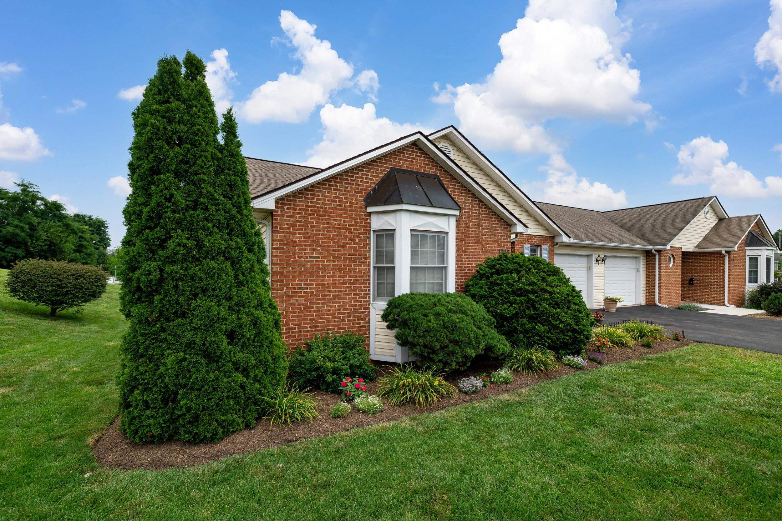 1218 POPLAR CIR, HARRISONBURG, Virginia 22802, 4 Bedrooms Bedrooms, ,3 BathroomsBathrooms,Residential,1218 POPLAR CIR,669661 MLS # 669661