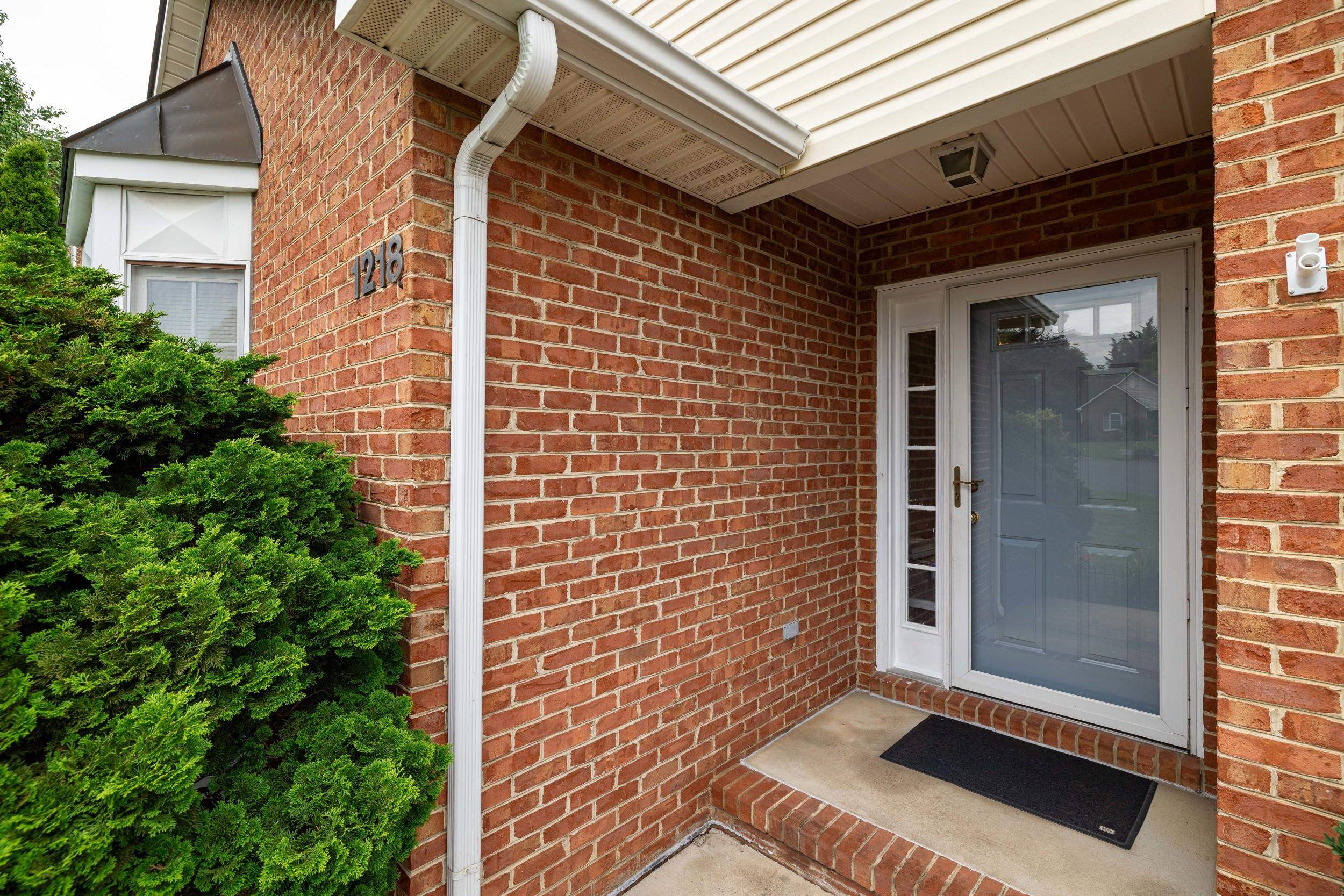 1218 POPLAR CIR, HARRISONBURG, Virginia 22802, 4 Bedrooms Bedrooms, ,3 BathroomsBathrooms,Residential,1218 POPLAR CIR,669661 MLS # 669661