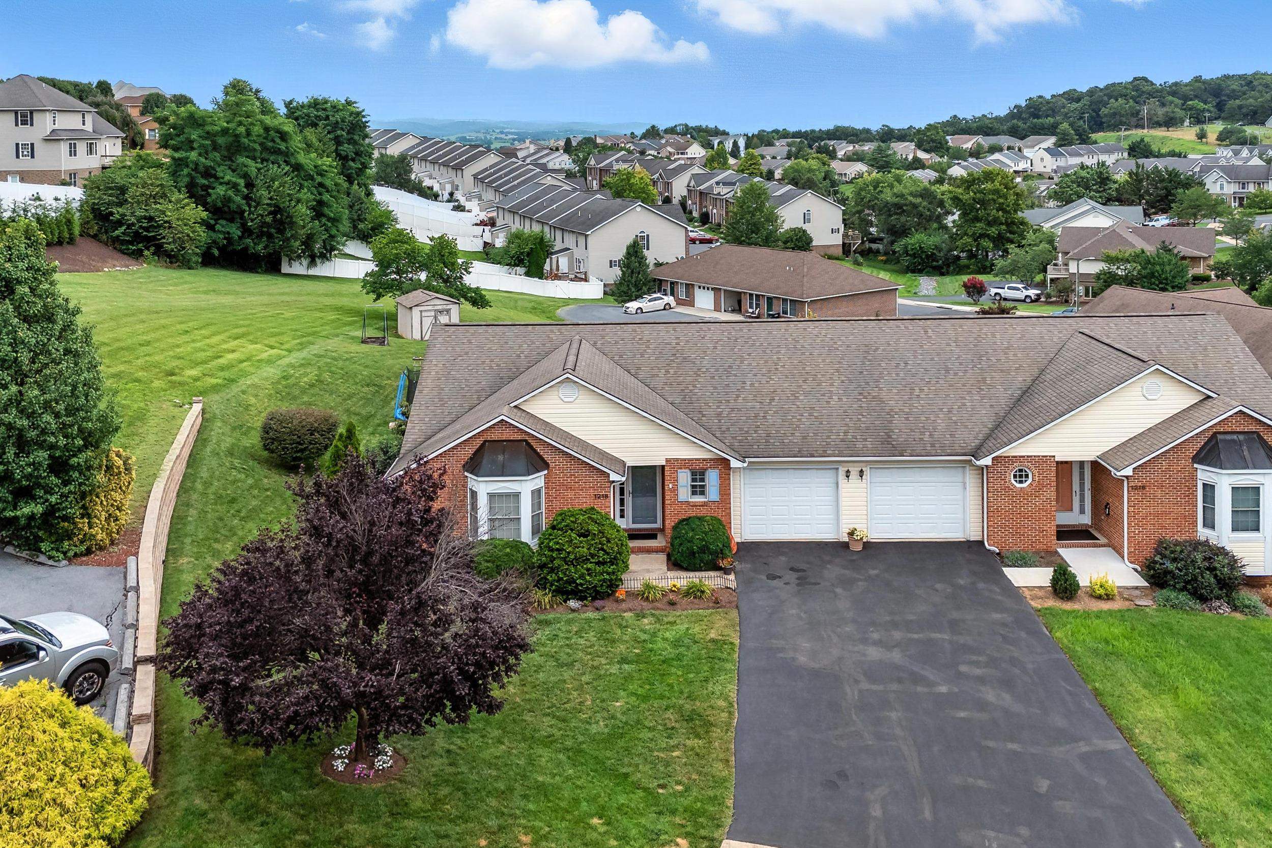 1218 POPLAR CIR, HARRISONBURG, Virginia 22802, 4 Bedrooms Bedrooms, ,3 BathroomsBathrooms,Residential,1218 POPLAR CIR,669661 MLS # 669661