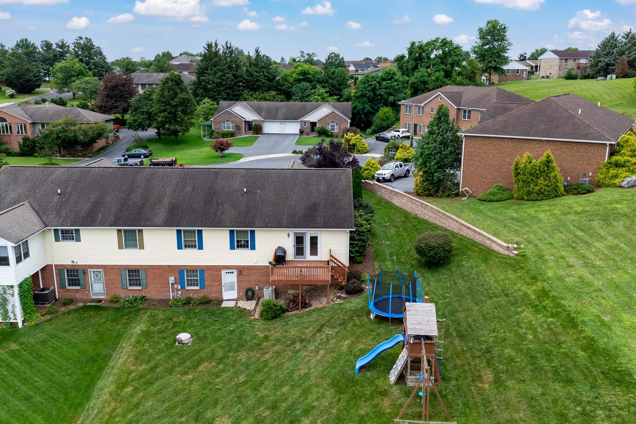 1218 POPLAR CIR, HARRISONBURG, Virginia 22802, 4 Bedrooms Bedrooms, ,3 BathroomsBathrooms,Residential,1218 POPLAR CIR,669661 MLS # 669661