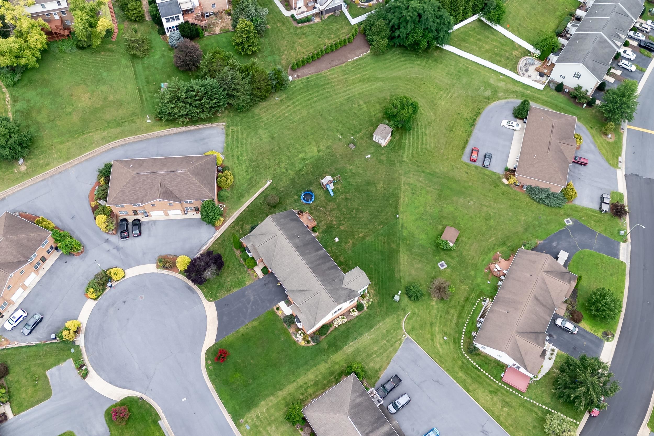 1218 POPLAR CIR, HARRISONBURG, Virginia 22802, 4 Bedrooms Bedrooms, ,3 BathroomsBathrooms,Residential,1218 POPLAR CIR,669661 MLS # 669661