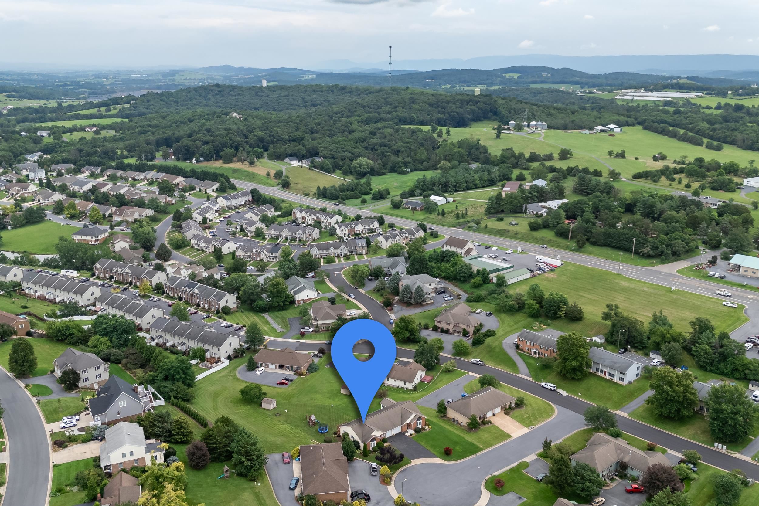 1218 POPLAR CIR, HARRISONBURG, Virginia 22802, 4 Bedrooms Bedrooms, ,3 BathroomsBathrooms,Residential,1218 POPLAR CIR,669661 MLS # 669661
