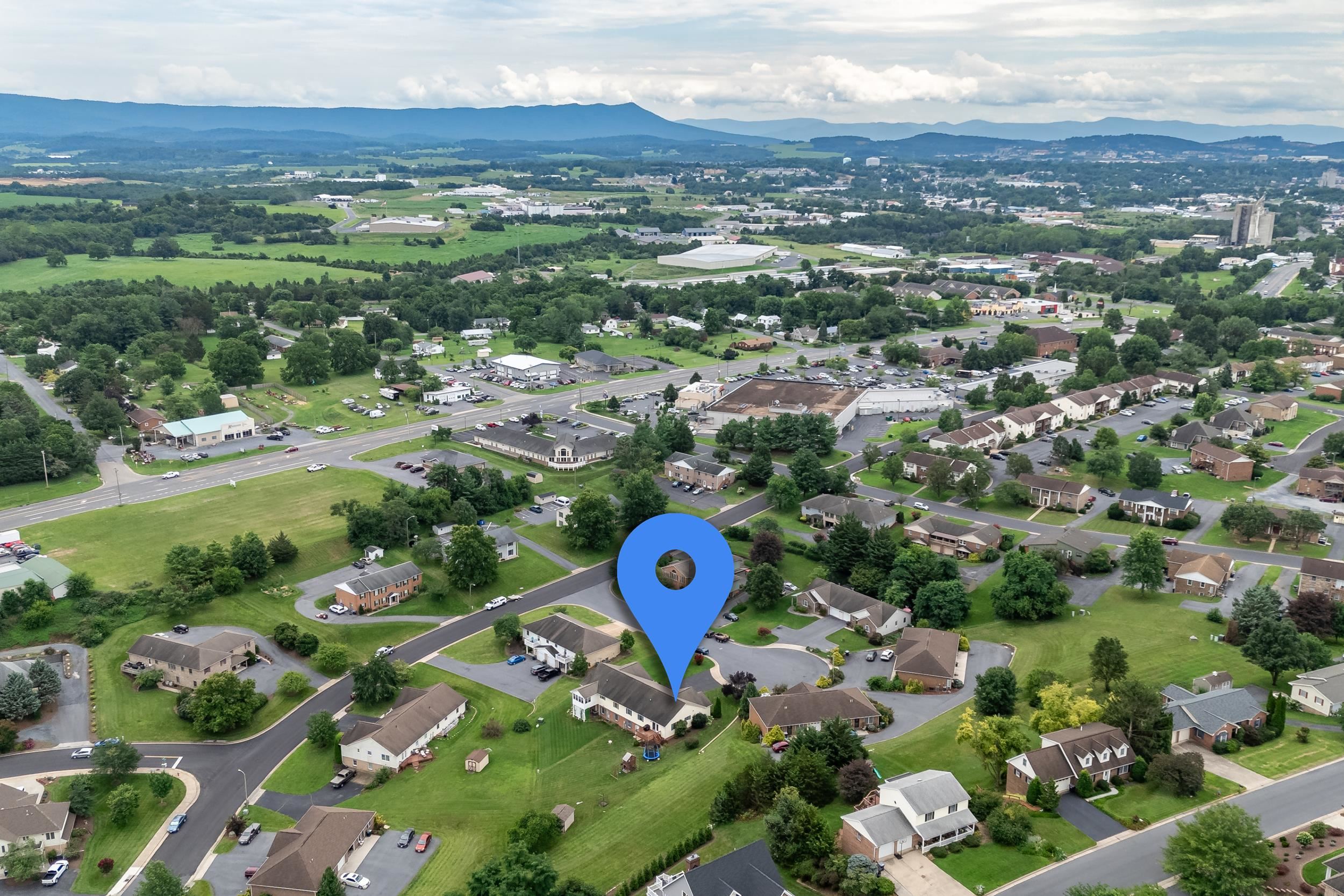 1218 POPLAR CIR, HARRISONBURG, Virginia 22802, 4 Bedrooms Bedrooms, ,3 BathroomsBathrooms,Residential,1218 POPLAR CIR,669661 MLS # 669661