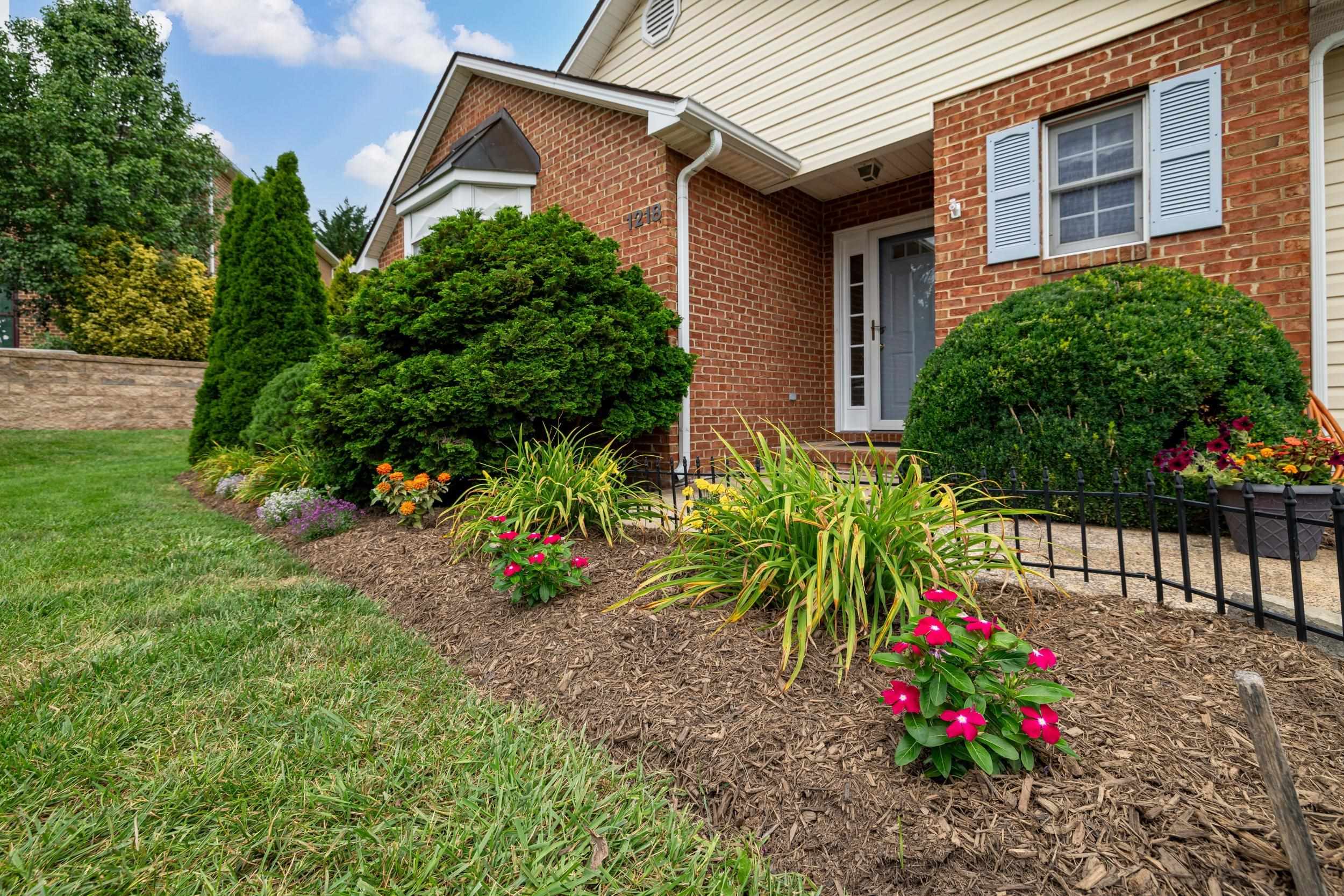 1218 POPLAR CIR, HARRISONBURG, Virginia 22802, 4 Bedrooms Bedrooms, ,3 BathroomsBathrooms,Residential,1218 POPLAR CIR,669661 MLS # 669661