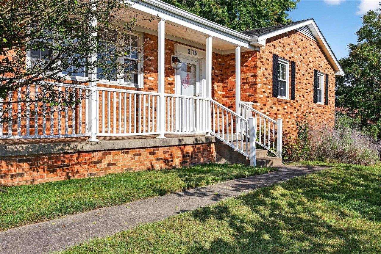 316 LEE DR, WAYNESBORO, Virginia 22980, 3 Bedrooms Bedrooms, ,3 BathroomsBathrooms,Residential,316 LEE DR,669663 MLS # 669663