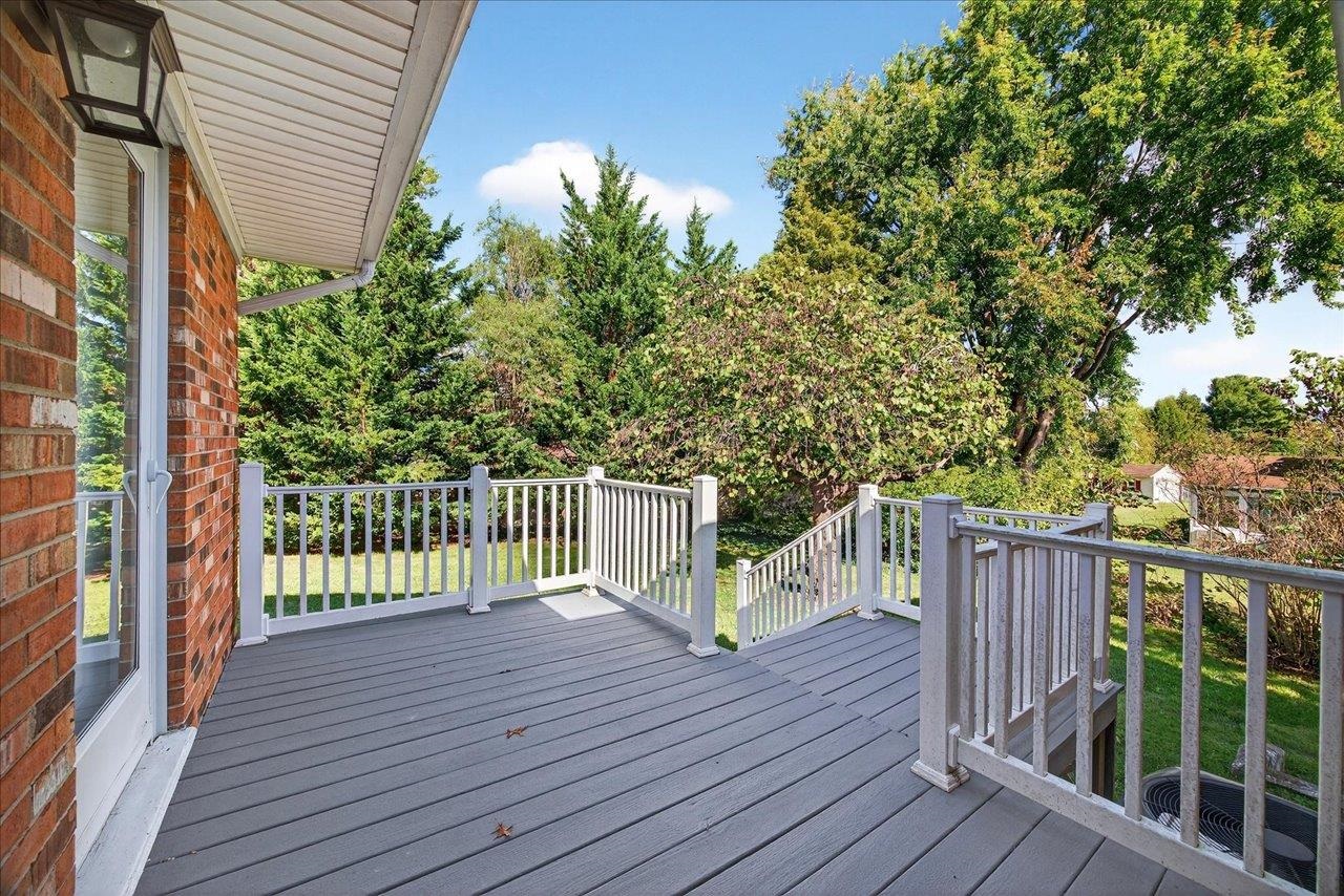 316 LEE DR, WAYNESBORO, Virginia 22980, 3 Bedrooms Bedrooms, ,3 BathroomsBathrooms,Residential,316 LEE DR,669663 MLS # 669663