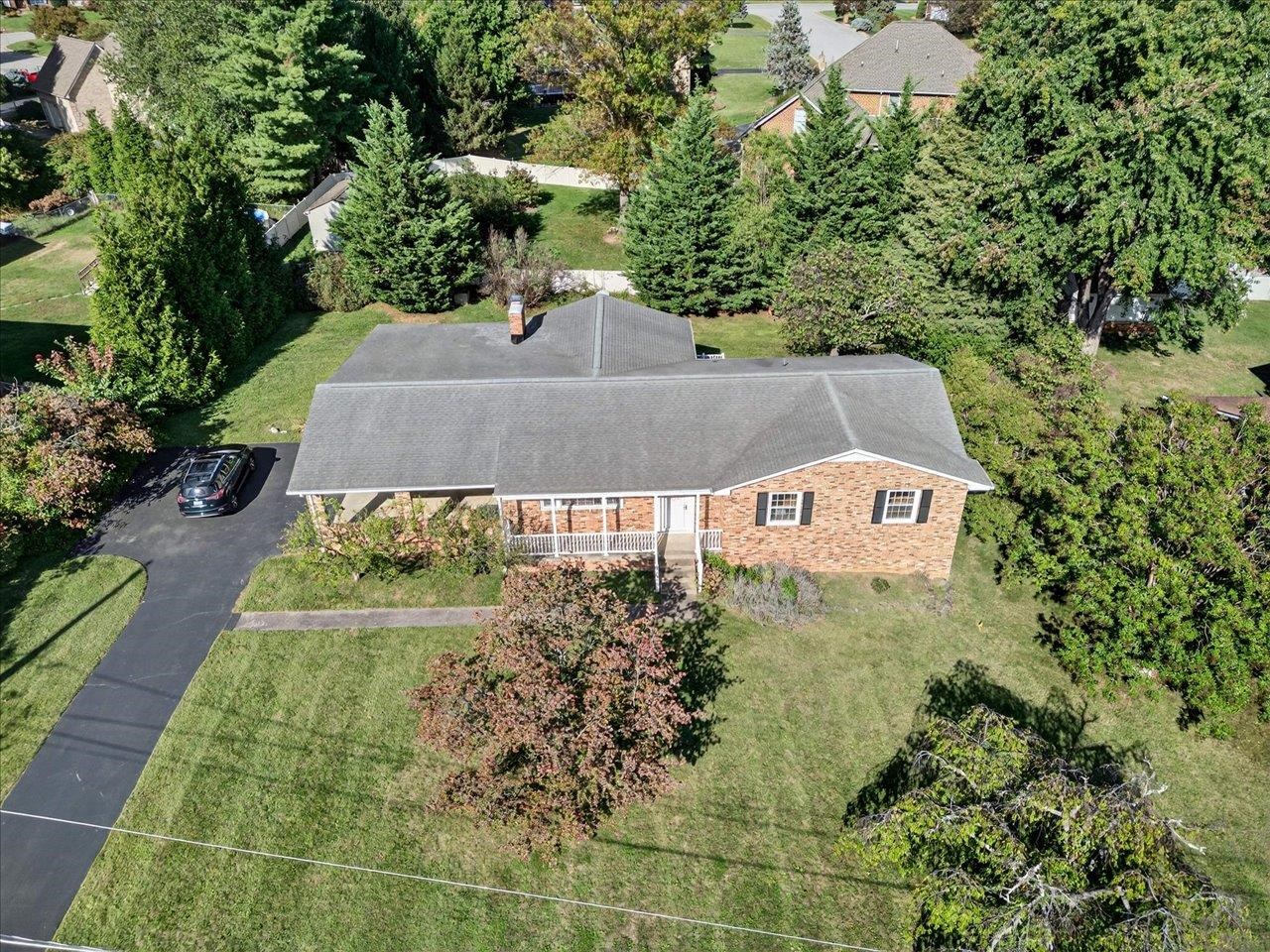 316 LEE DR, WAYNESBORO, Virginia 22980, 3 Bedrooms Bedrooms, ,3 BathroomsBathrooms,Residential,316 LEE DR,669663 MLS # 669663