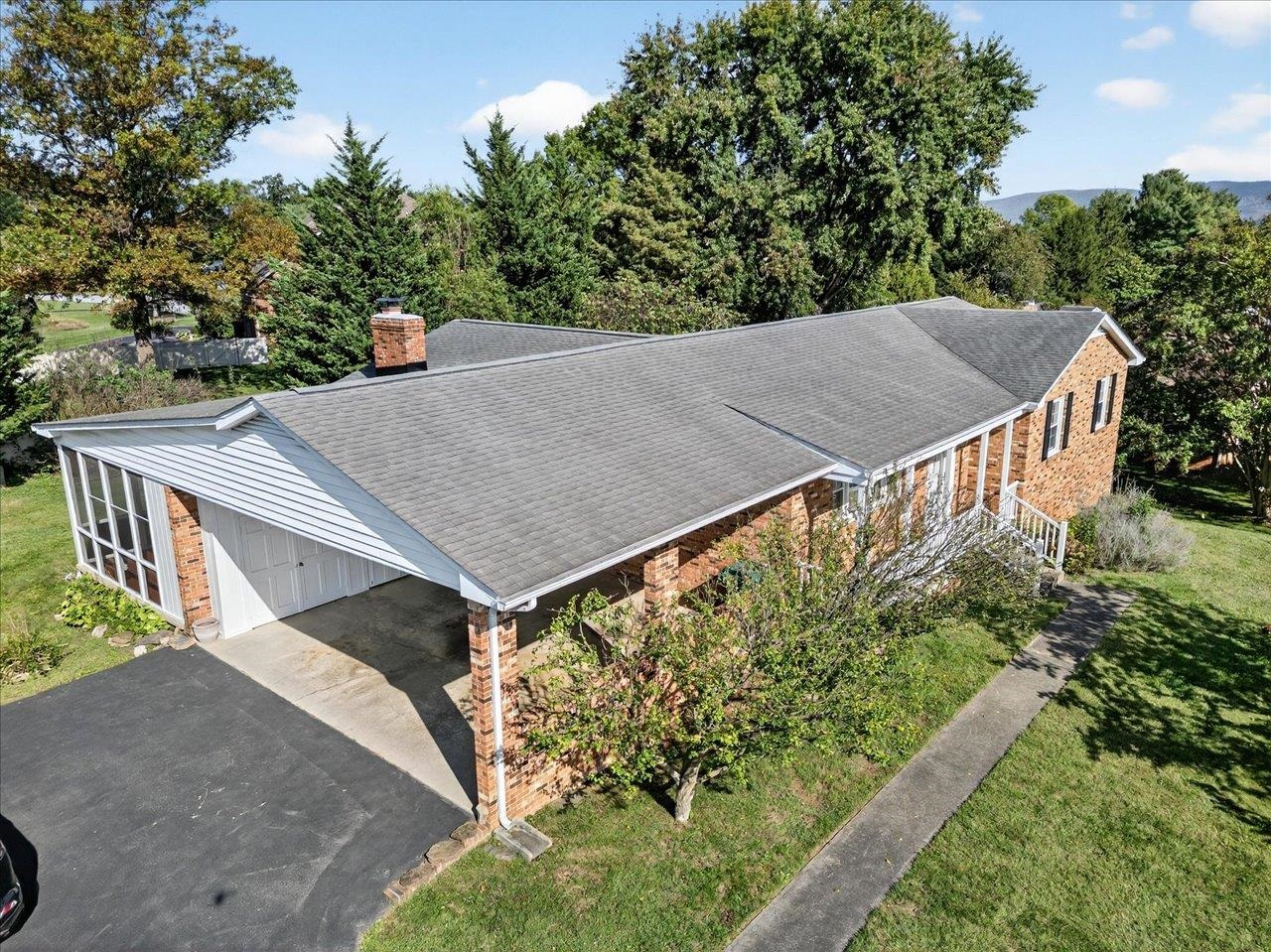316 LEE DR, WAYNESBORO, Virginia 22980, 3 Bedrooms Bedrooms, ,3 BathroomsBathrooms,Residential,316 LEE DR,669663 MLS # 669663
