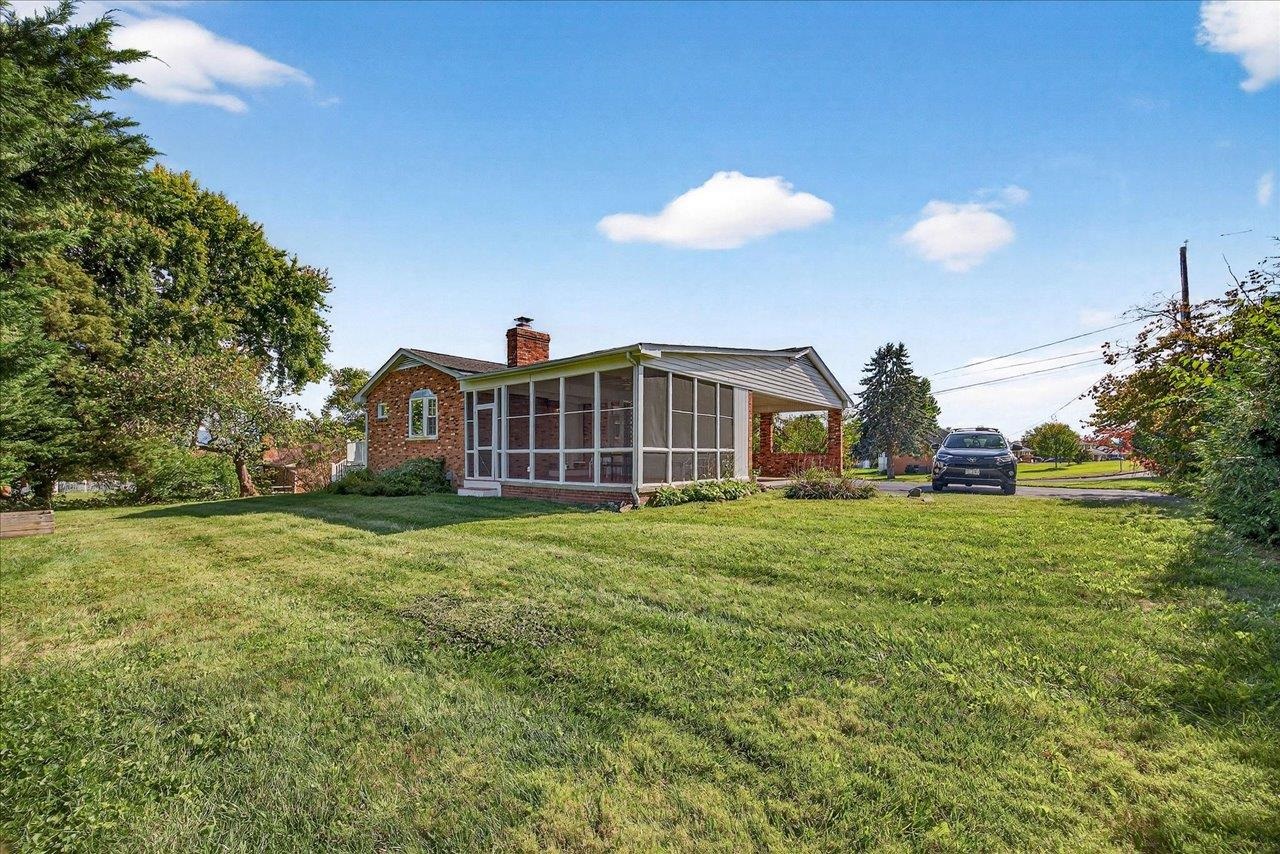 316 LEE DR, WAYNESBORO, Virginia 22980, 3 Bedrooms Bedrooms, ,3 BathroomsBathrooms,Residential,316 LEE DR,669663 MLS # 669663