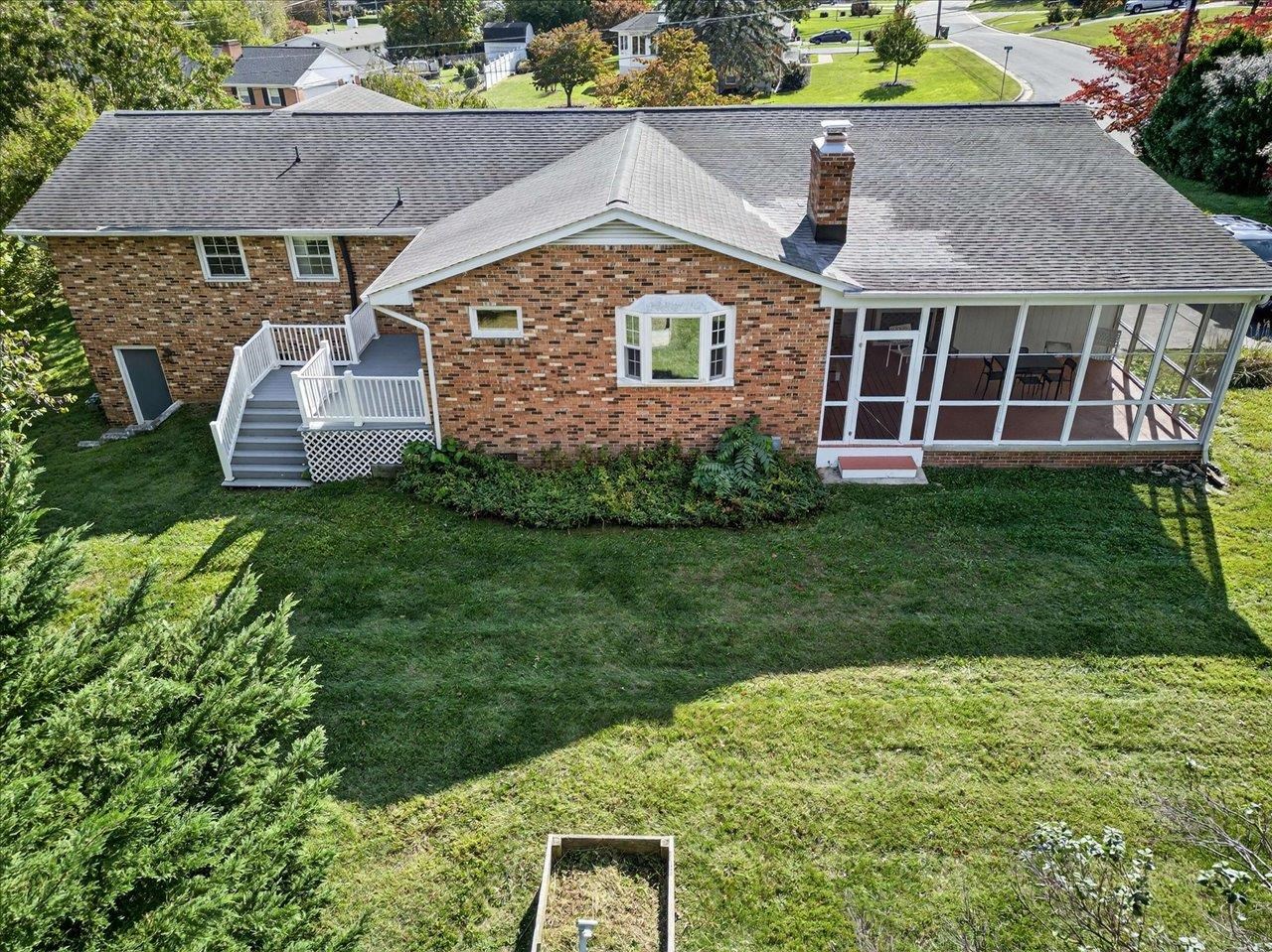 316 LEE DR, WAYNESBORO, Virginia 22980, 3 Bedrooms Bedrooms, ,3 BathroomsBathrooms,Residential,316 LEE DR,669663 MLS # 669663