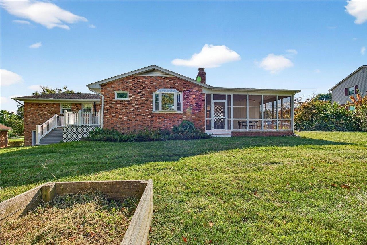 316 LEE DR, WAYNESBORO, Virginia 22980, 3 Bedrooms Bedrooms, ,3 BathroomsBathrooms,Residential,316 LEE DR,669663 MLS # 669663
