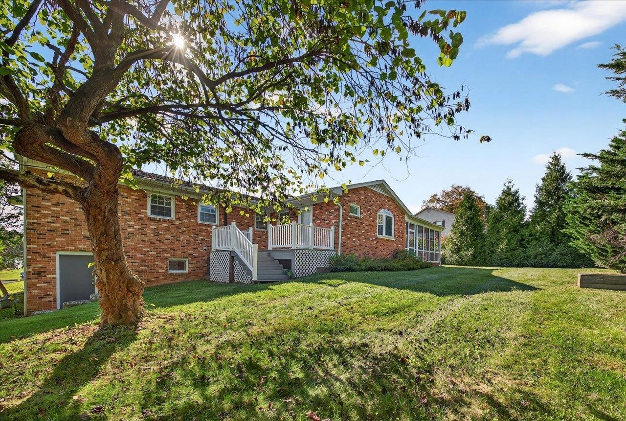 316 LEE DR, WAYNESBORO, Virginia 22980, 3 Bedrooms Bedrooms, ,3 BathroomsBathrooms,Residential,316 LEE DR,669663 MLS # 669663