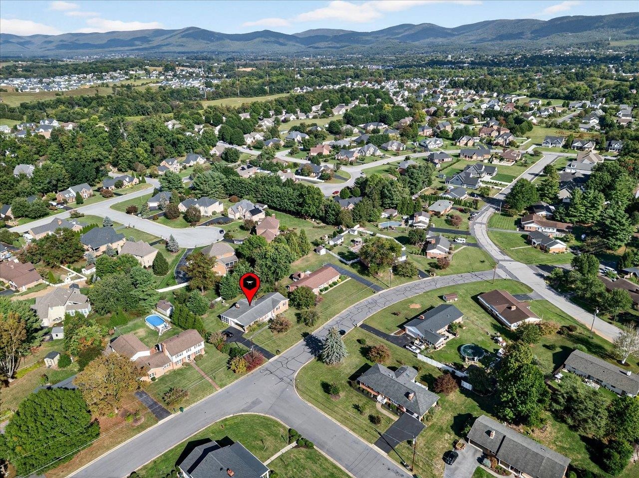 316 LEE DR, WAYNESBORO, Virginia 22980, 3 Bedrooms Bedrooms, ,3 BathroomsBathrooms,Residential,316 LEE DR,669663 MLS # 669663