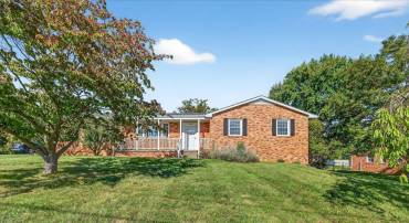 316 LEE DR, WAYNESBORO, Virginia 22980, 3 Bedrooms Bedrooms, ,3 BathroomsBathrooms,Residential,316 LEE DR,669663 MLS # 669663