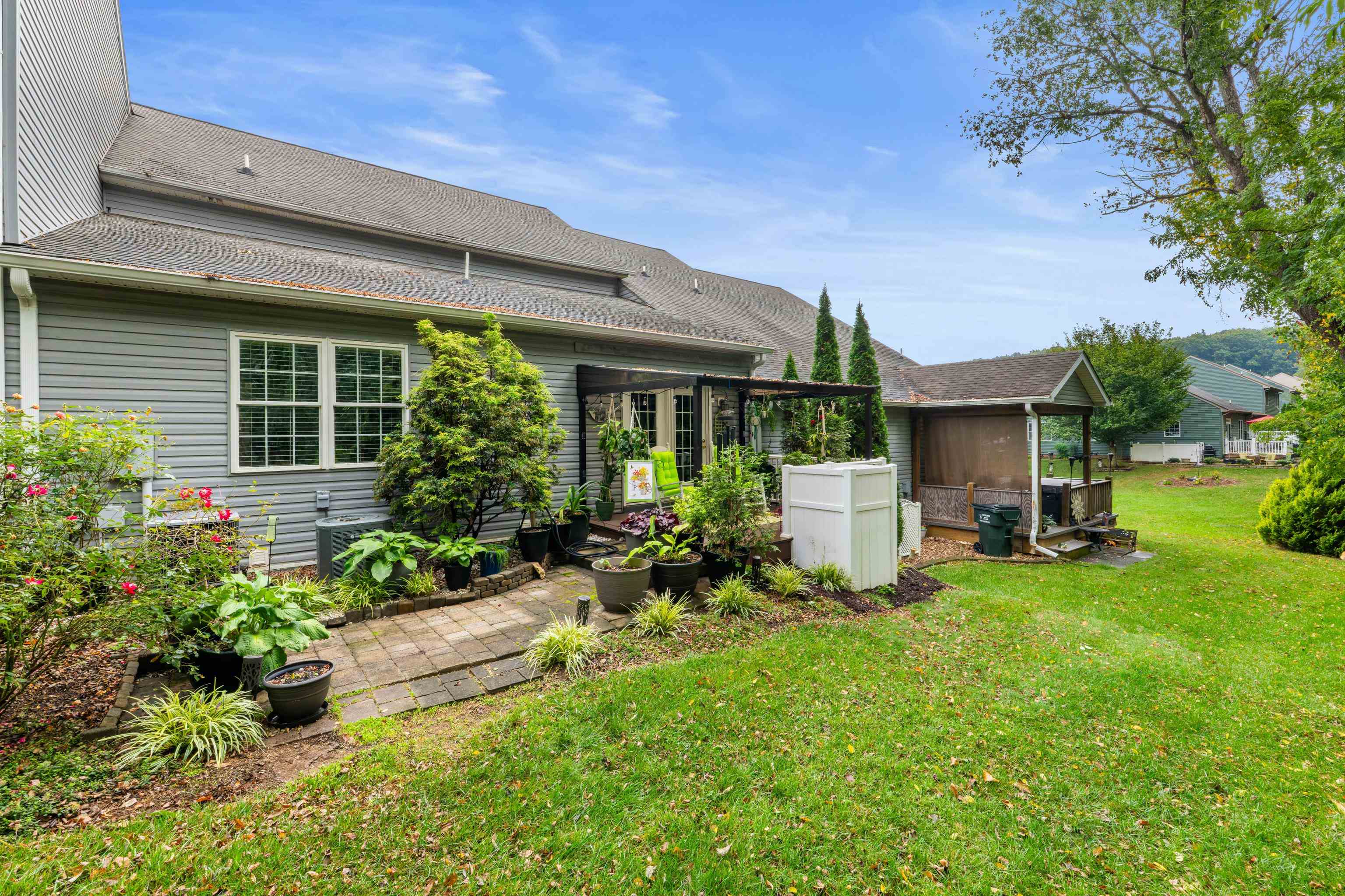 67 VILLA VIEW DR, STAUNTON, Virginia 24401, 3 Bedrooms Bedrooms, ,2 BathroomsBathrooms,Residential,67 VILLA VIEW DR,669678 MLS # 669678