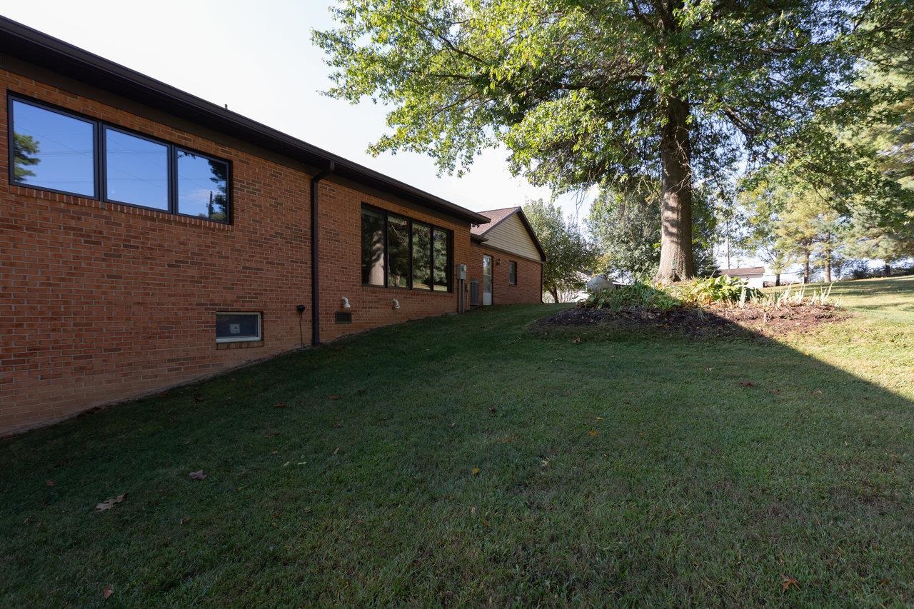 5722 GARDNER LN, BRIDGEWATER, Virginia 22812, 3 Bedrooms Bedrooms, ,2 BathroomsBathrooms,Residential,5722 GARDNER LN,669679 MLS # 669679