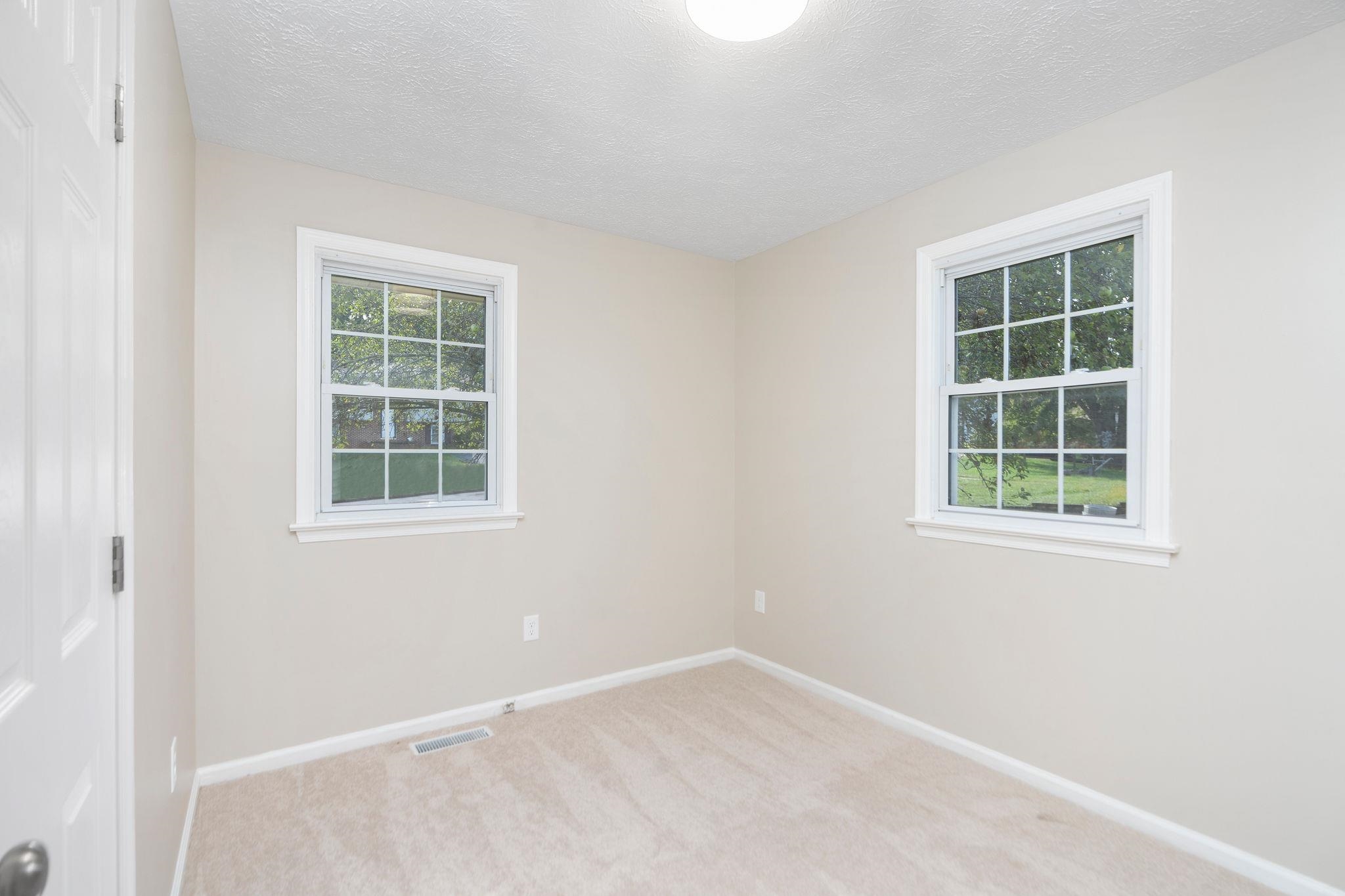 423 WOODLAND CIR, WAYNESBORO, Virginia 24401, 4 Bedrooms Bedrooms, ,2 BathroomsBathrooms,Residential,423 WOODLAND CIR,669686 MLS # 669686